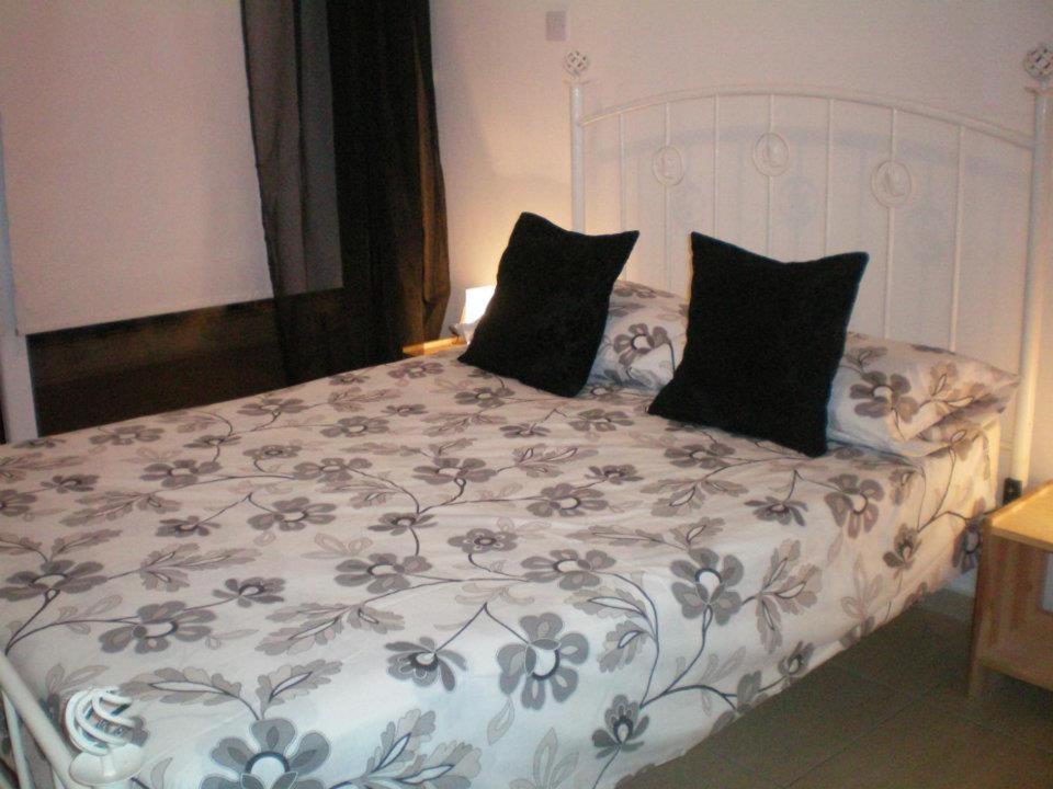 103 Elegant 2 Bed Apartment With Free Wifi, Ac, Pool & Gym! Larnaca Extérieur photo
