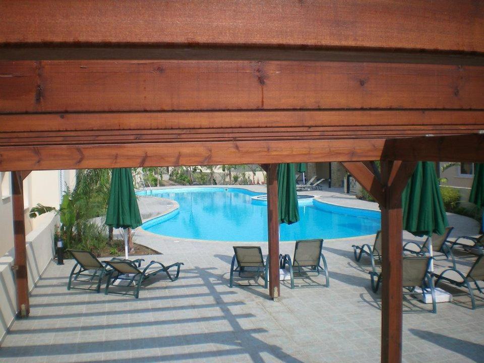 103 Elegant 2 Bed Apartment With Free Wifi, Ac, Pool & Gym! Larnaca Extérieur photo