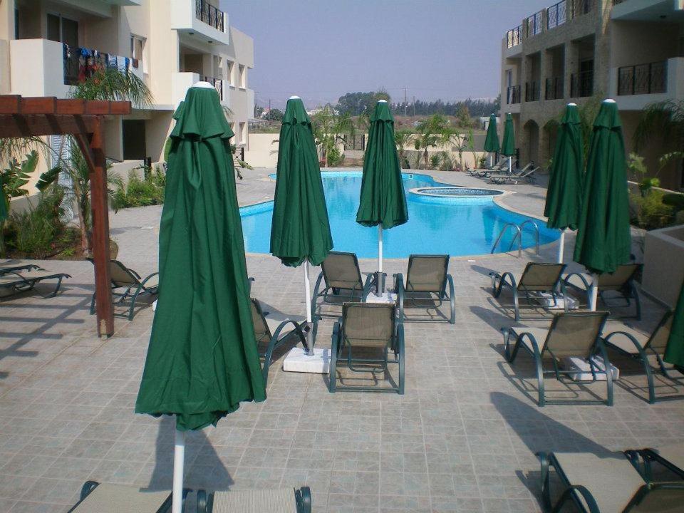 103 Elegant 2 Bed Apartment With Free Wifi, Ac, Pool & Gym! Larnaca Extérieur photo