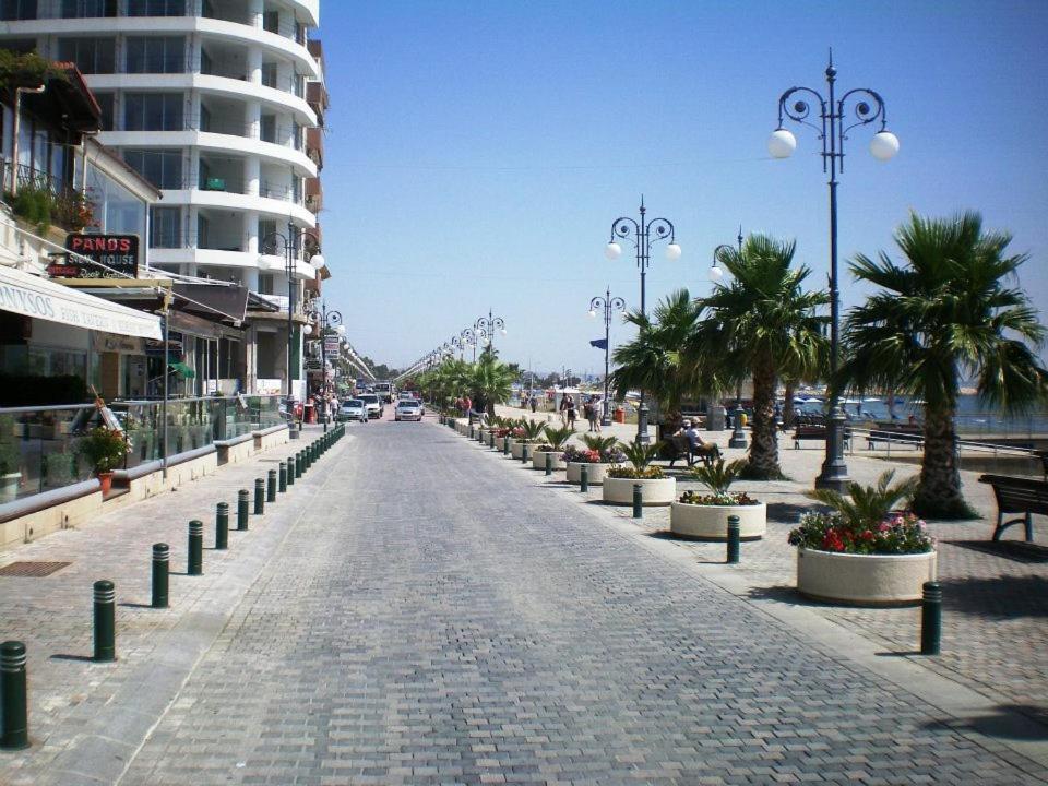 103 Elegant 2 Bed Apartment With Free Wifi, Ac, Pool & Gym! Larnaca Extérieur photo